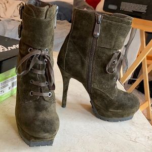 Sam Edelman Suede Military Green lace up boots 7.5